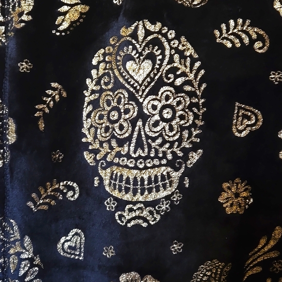 🍒🍒 Day of the Dead Throw Blanket - Picture 7 of 8